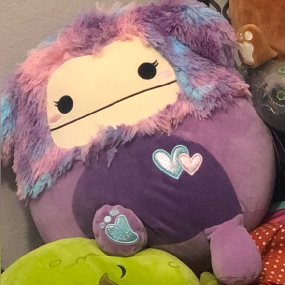 Squishmallows 16" Eden the Purple Bigfoot Valentines Day Yeti Heart Plush NWT - Picture 5 of 8